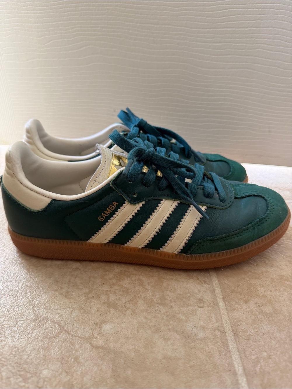 adidas Women's Green & White Classic Samba